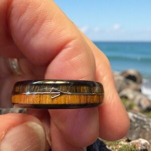 New Black Polished Tungsten Carbide Wood Color And Arrow Inlay Mens Ring Sz 11